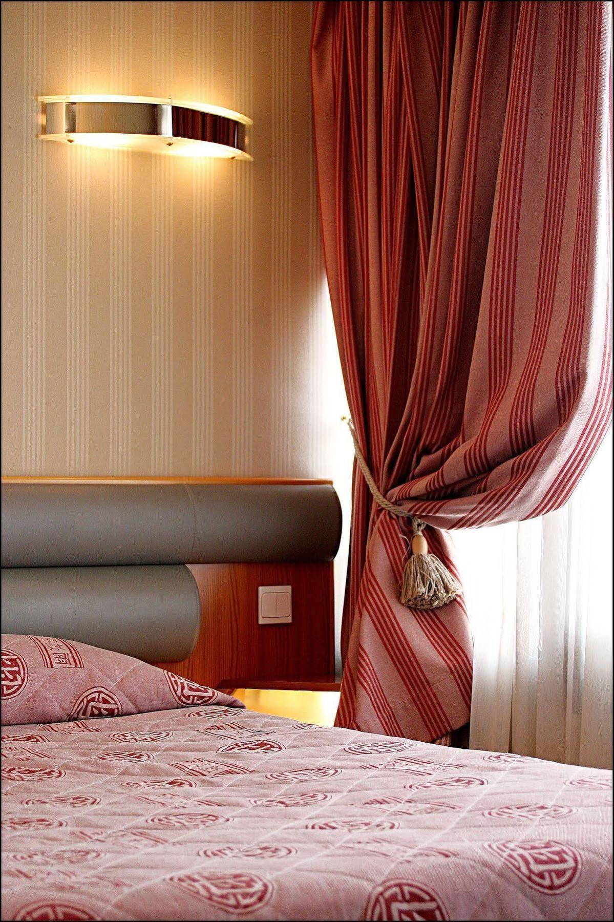 Luxembourg 3* Parigi